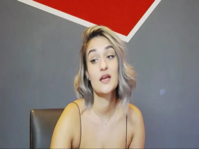 Live sex webcam photo for SecretAmber #253779354