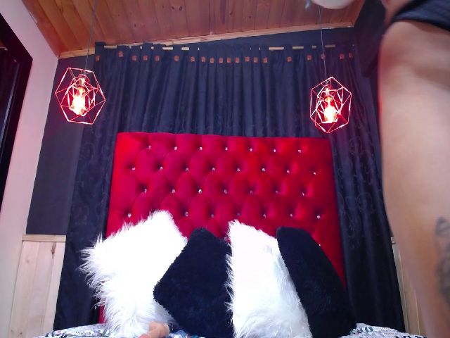 Live sex webcam photo for MeganJobs20 #265203378