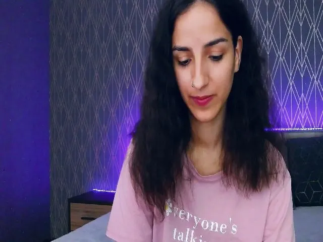 Live sex webcam photo for XDaphneMoss #255372067