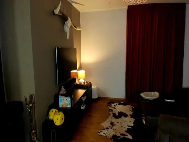 Live sex webcam photo for WildestKitten #259491897