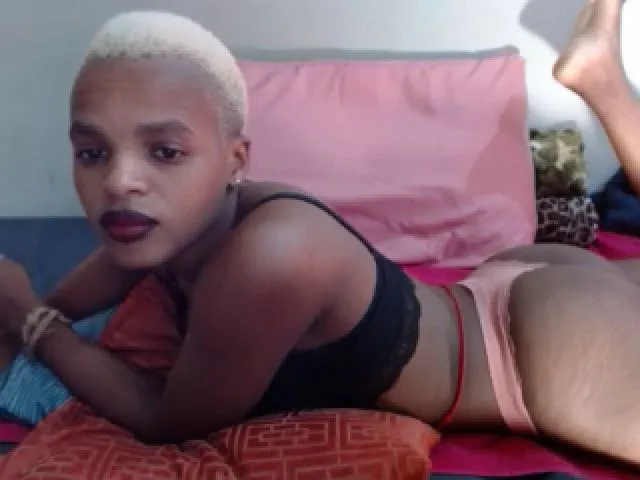 Live sex webcam photo for Ebonyypixie #253555322
