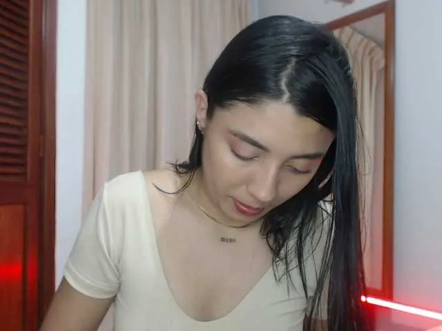 Live sex webcam photo for ThamaraFranc #246553884