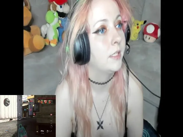 Live sex webcam photo for PrincessBluu #258345768