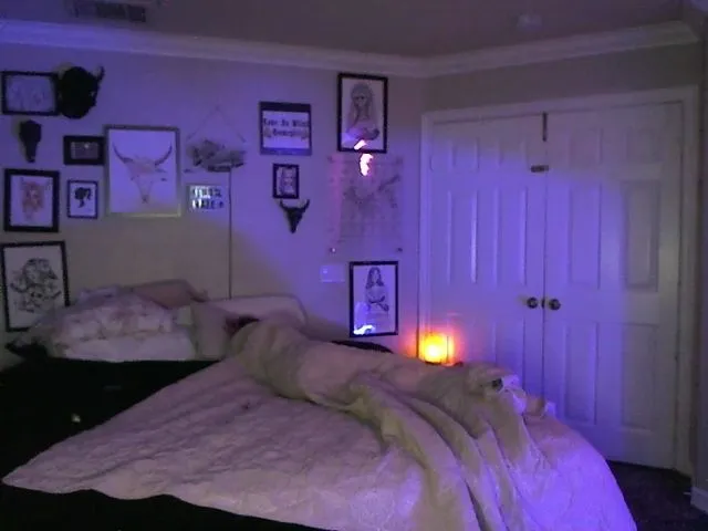 Live sex webcam photo for KendalHaze #261330523