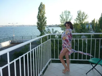 Live sex webcam photo for IriwkaSolar #241609996