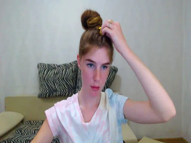 Live sex webcam photo for Vesnyshka #256467272