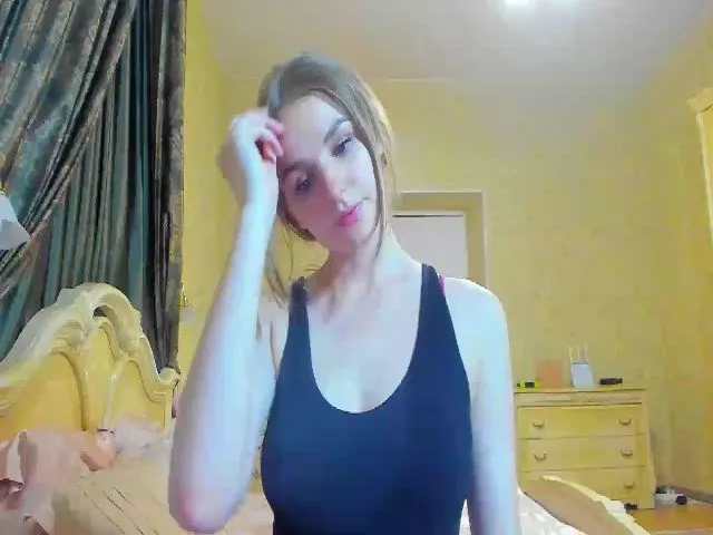 Live sex webcam photo for KateTheQueen #252341923
