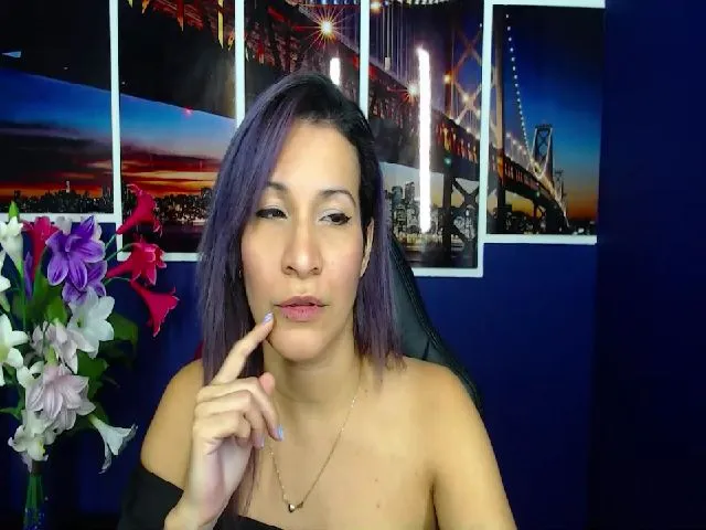 Live sex webcam photo for Infernalsexx #253925593