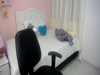 Live sex webcam photo for Petite_camila #287863904