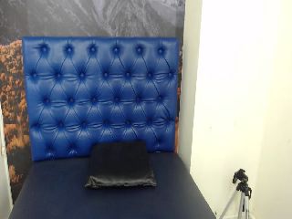 Live sex webcam photo for Cleo_e #251945027