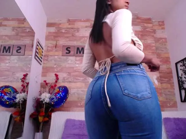 Live sex webcam photo for emily-brown #248584914