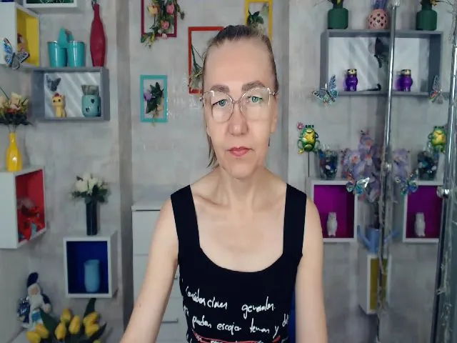 Live sex webcam photo for Greybunny #253377369