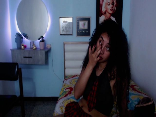 Live sex webcam photo for Jade_lee88 #254405958