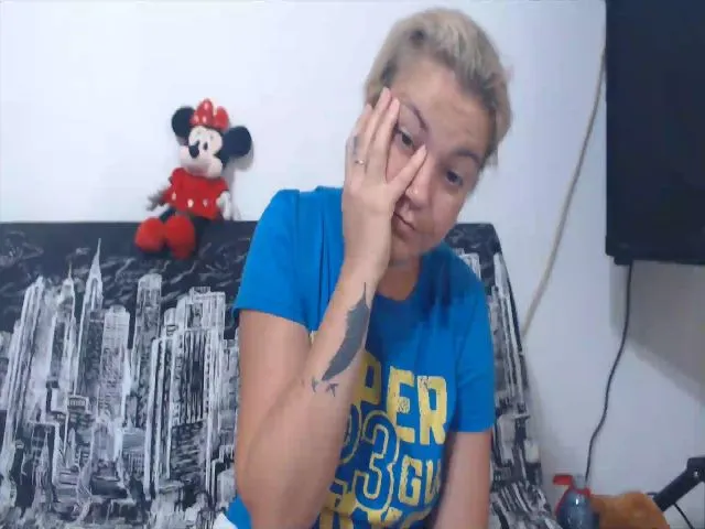 Live sex webcam photo for Softhottmilf #256295086