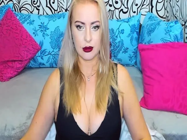 Live sex webcam photo for HotDreamHere #287878812