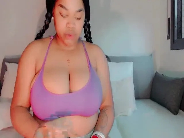 Live sex webcam photo for AmberCrosss #255419993