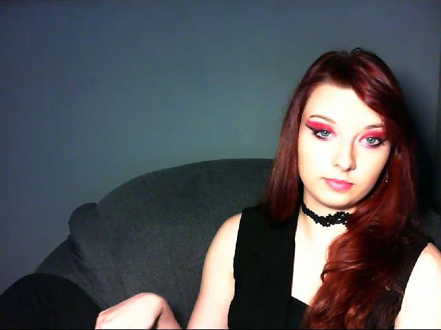 Live sex webcam photo for VirginLuna18 #260904766