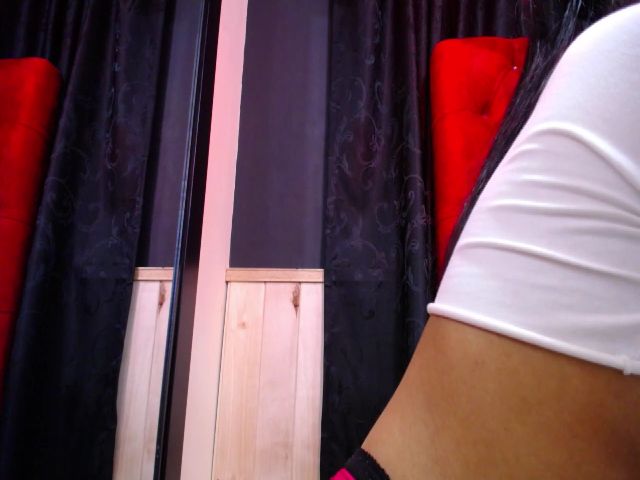 Live sex webcam photo for MeganJobs20 #252596968