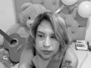 Live sex webcam photo for SweetBarbie #240727216