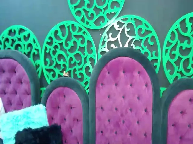 Live sex webcam photo for FunMichelleX #255524700