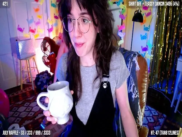 Live sex webcam photo for Yarrow #258474472