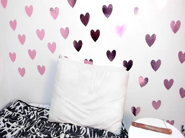 Live sex webcam photo for Roseann__ #262216055