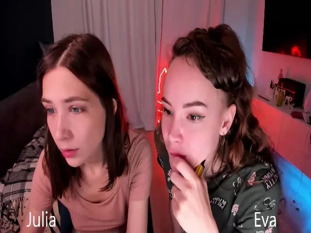 Live sex webcam photo for LesbianTails #260977111