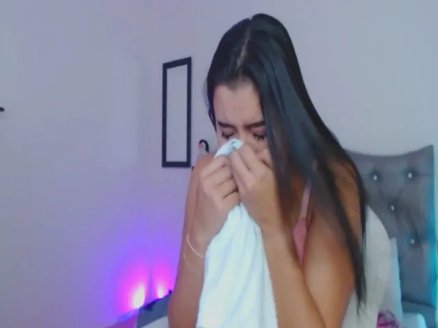 Live sex webcam photo for Brithannysr #263703170