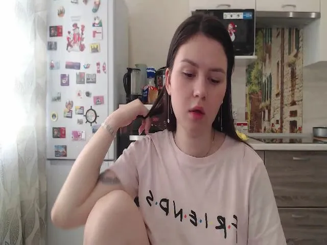 Live sex webcam photo for WonderXGirlXX #258615579