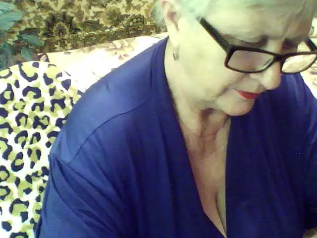 Live sex webcam photo for LolkaAlyss #287976302
