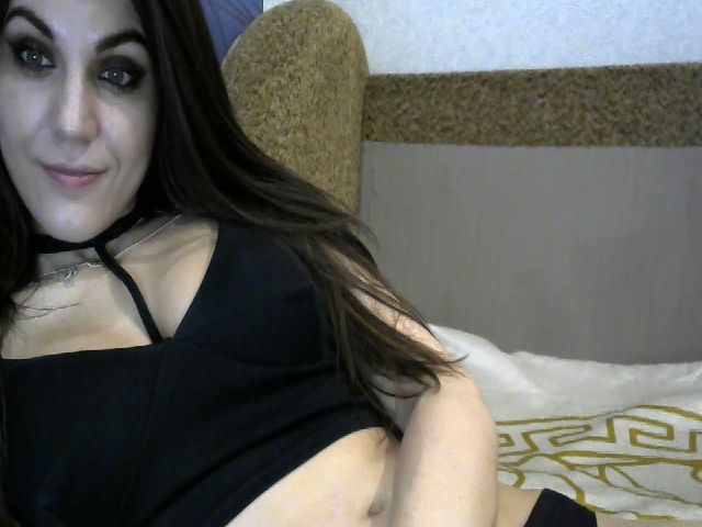 Live sex webcam photo for RachelGreen88 #261010622