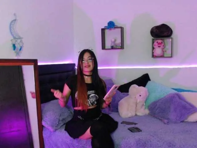Live sex webcam photo for Karlett-Moon #250243194