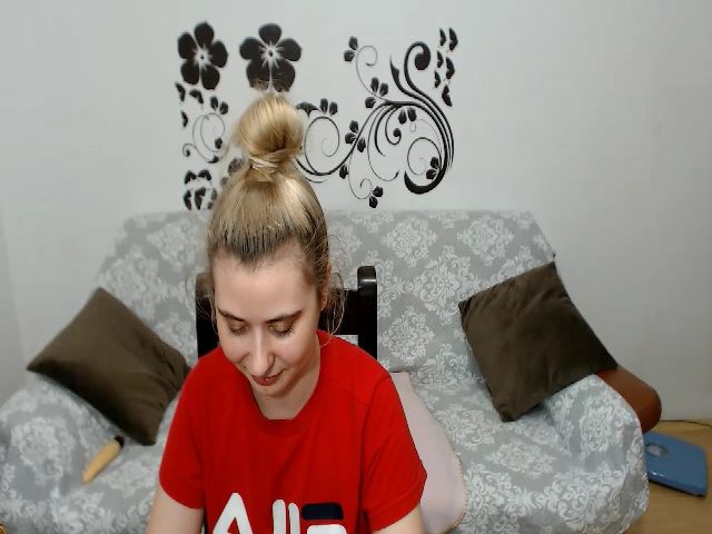 Live sex webcam photo for JasminRicci18 #255601419