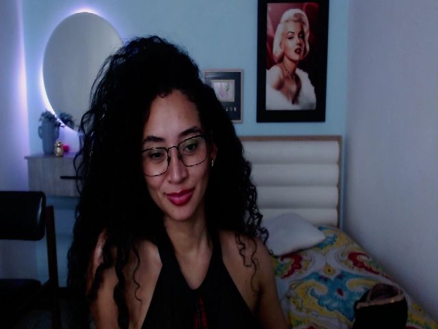 Live sex webcam photo for Jade_lee88 #254420813