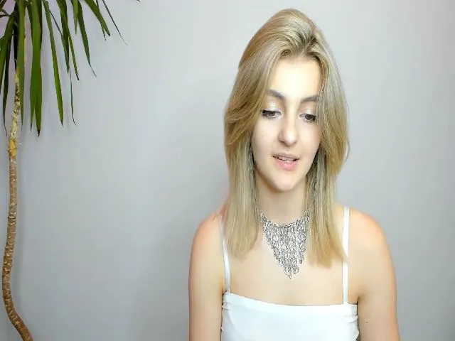 Live sex webcam photo for HelelGretta #256485463
