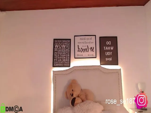 Live sex webcam photo for Rose_se #259699859