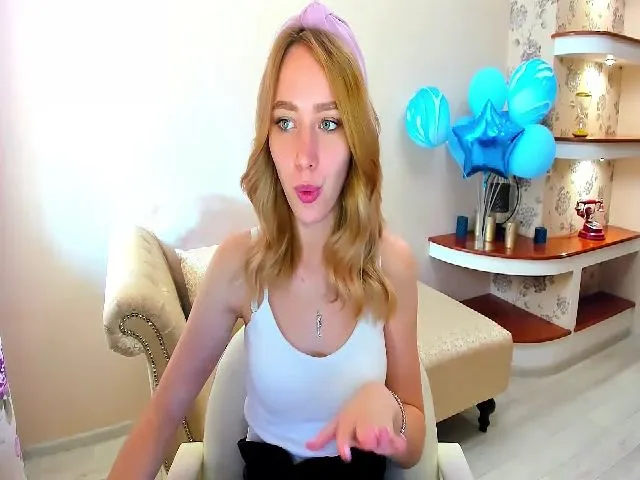 Live sex webcam photo for CrystalSsoul #252474025