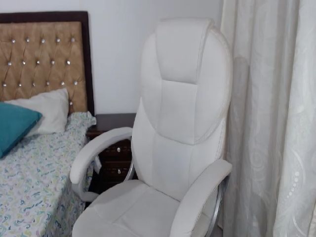 Live sex webcam photo for Mia_russel #264171308
