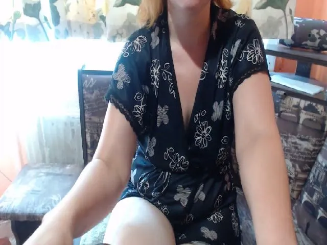 Live sex webcam photo for Foxy_red333 #258613851