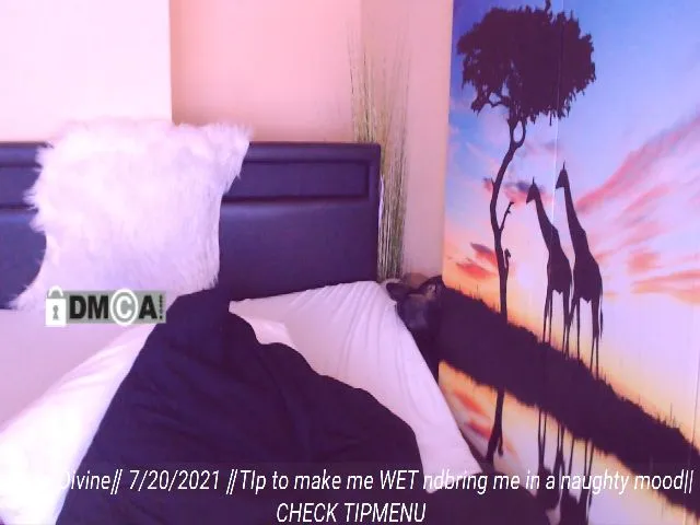 Live sex webcam photo for LishaDivine #255776903