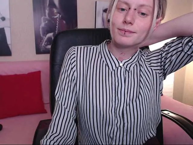 Live sex webcam photo for ShiroganeFun #242574596