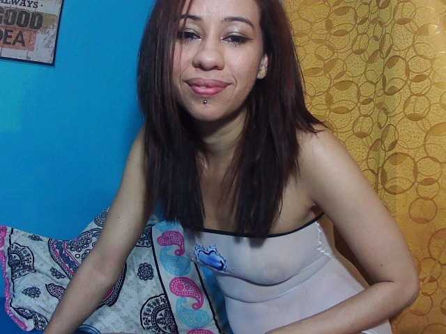 Live sex webcam photo for karolyn-13 #263394903