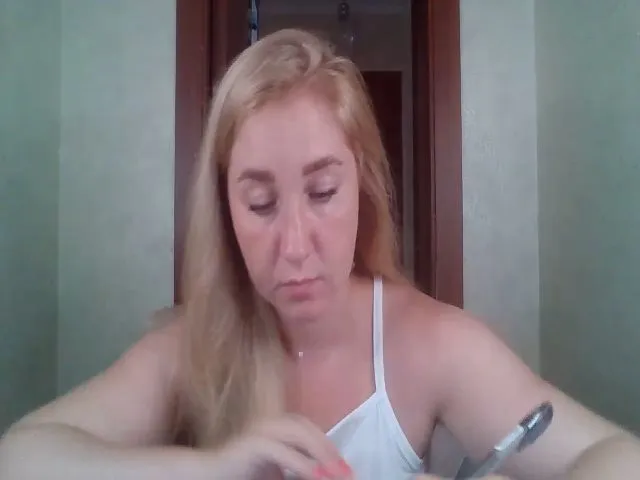 Live sex webcam photo for Ollydoll1 #259374413