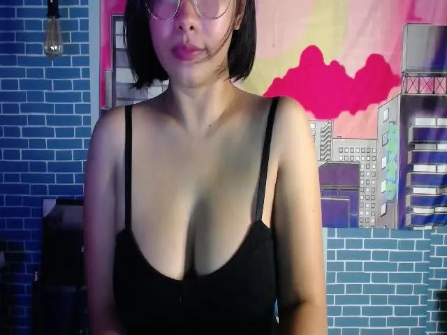 Live sex webcam photo for GoddessShaiya #257979364