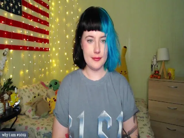Live sex webcam photo for RoomOfGhosts #255552372