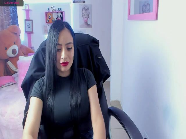 Live sex webcam photo for Paulina2700 #254556155