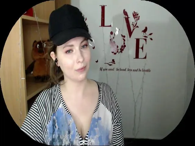 Live sex webcam photo for MollyMey #253183094