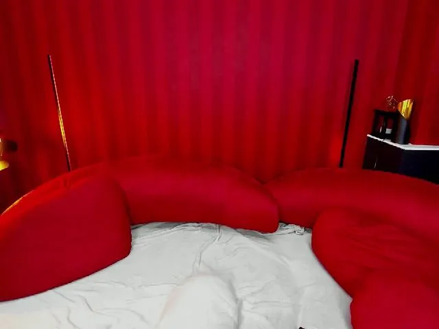 Live sex webcam photo for BestCamGirll #259990456