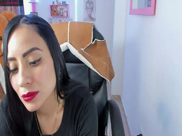 Live sex webcam photo for Paulina2700 #257025093