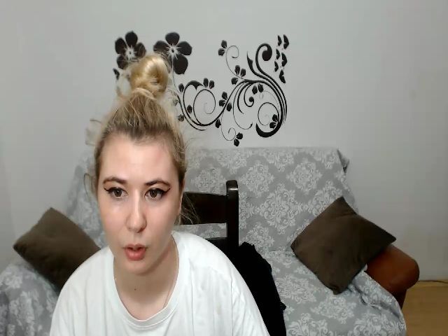 Live sex webcam photo for JasminRicci18 #255909668